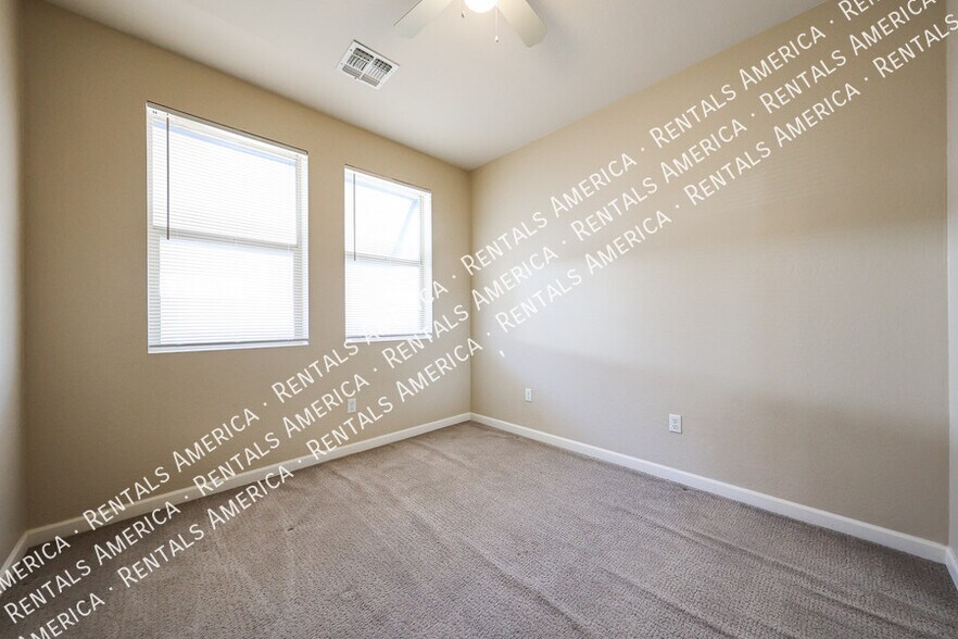 Building Photo - 1406 W Main St