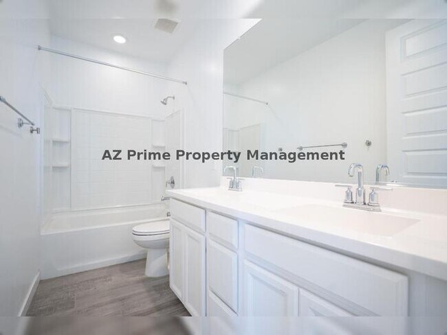 Building Photo - 3719 S 63rd Dr