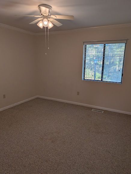 Building Photo - 55 Beaver Pond Loop