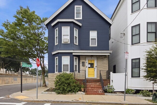 Building Photo - 97 Horace St