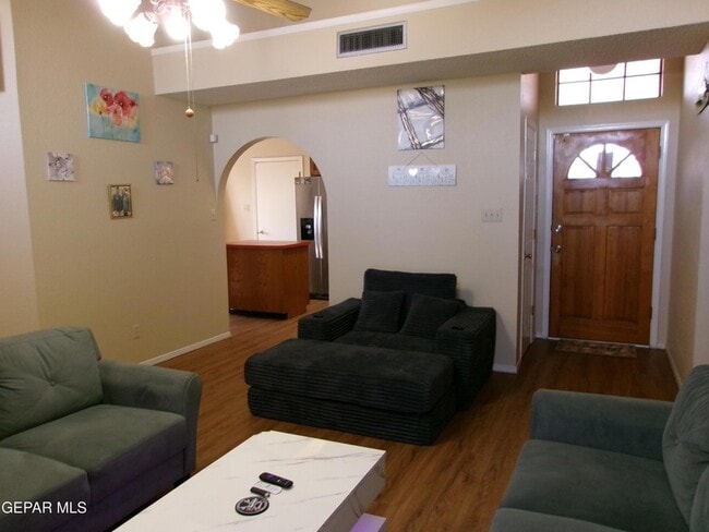 Building Photo - 3454 Broken Arrow Dr