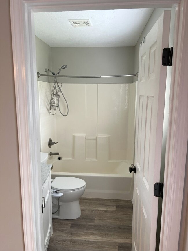 Building Photo - 3-Bedroom Home in Desirable Fields of Lancassange, Jeffersonville