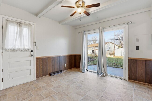 Building Photo - 846/848 Greenwood Court