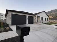 Building Photo - 68 W 4750 N