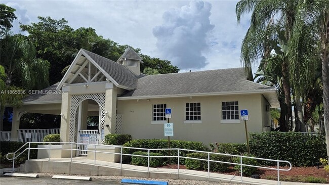 Building Photo - 8066 Sanibel Dr