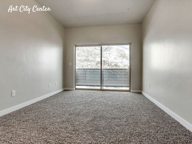 Building Photo - 3 Bedroom 2 Bath in Springville!!