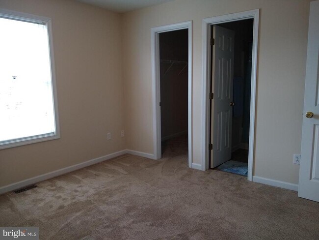 Building Photo - 110 Rawlings Ave