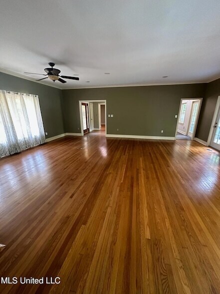 Building Photo - 3564 Cowan Pl