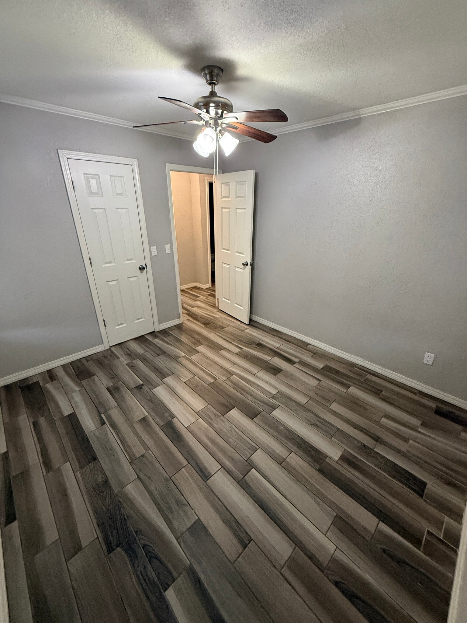 Building Photo - 819 Hardy Springs Cir