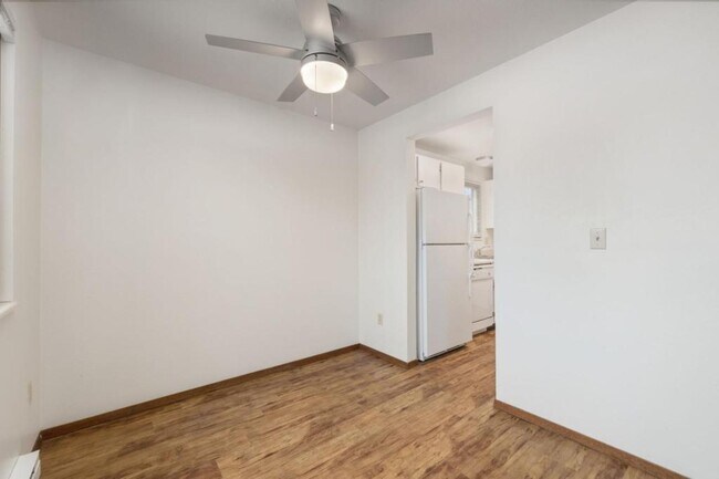 Building Photo - 1804 Lily Pl