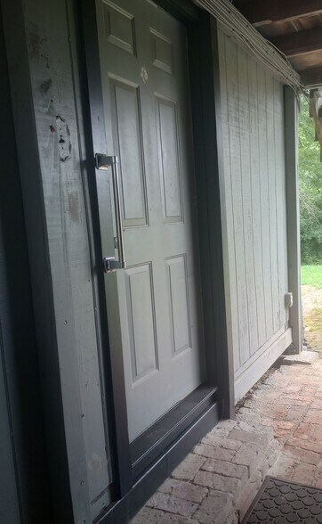 Primary Photo - 132 Lindsey Rd