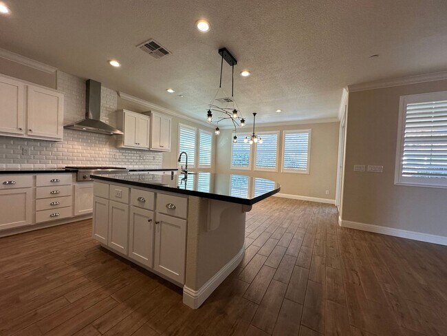 Building Photo - Impressive All Single Story 3 Bedroom, 2.5...