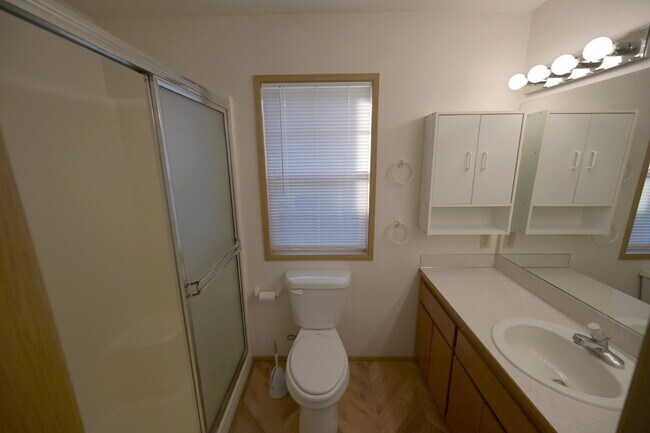 Building Photo - 1+ bed 2 bath home on a quiet cul-de-sac