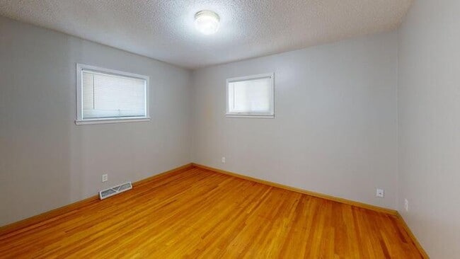 Building Photo - 502 N 26th St