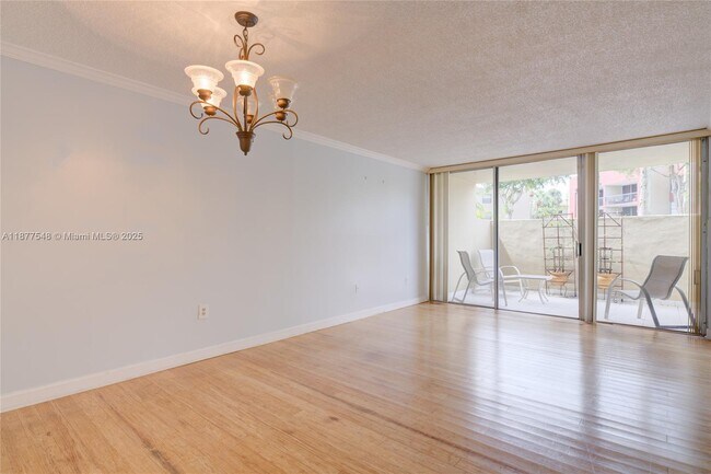 Building Photo - 10835 SW 112th Ave
