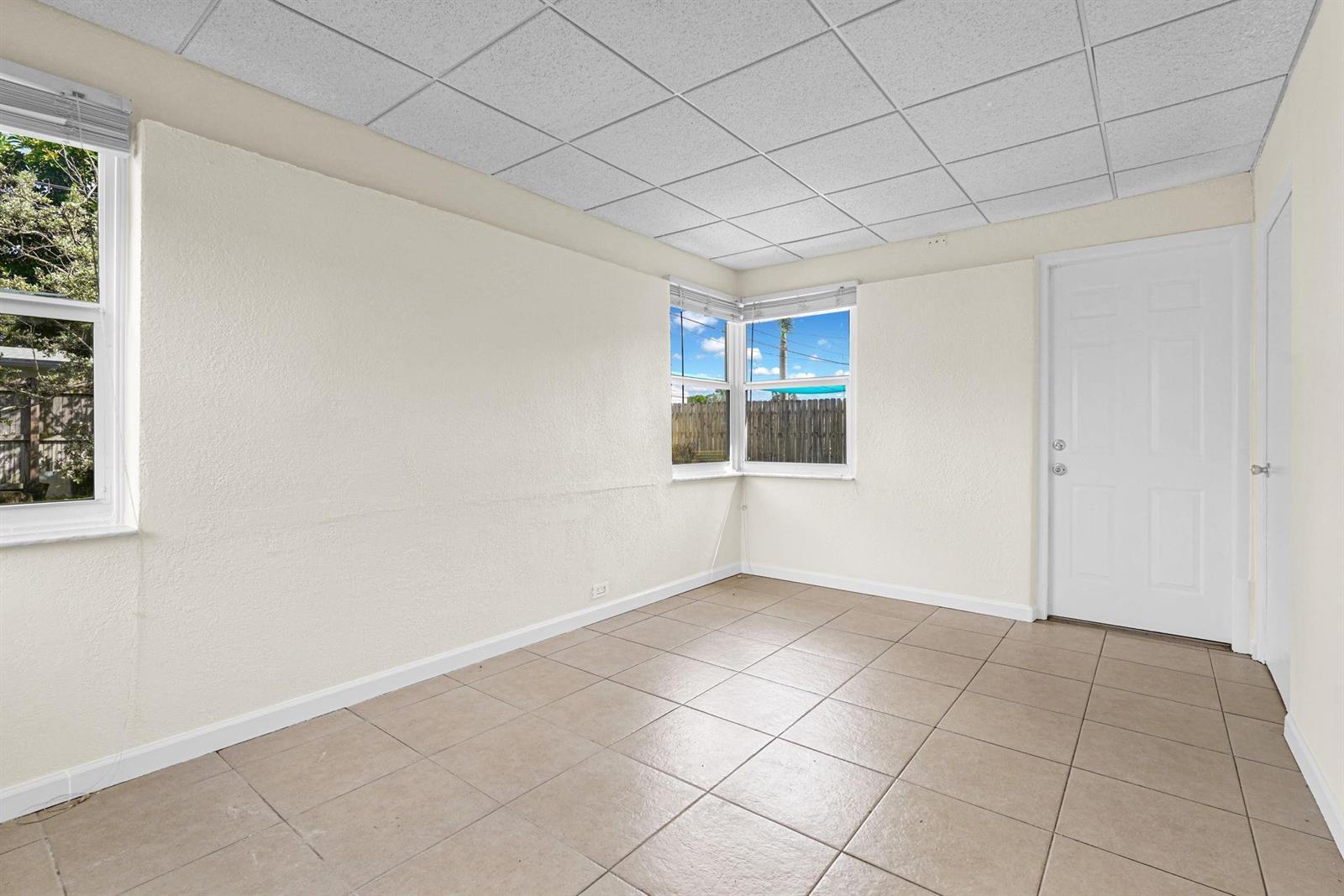 Building Photo - 261 NE 45th St