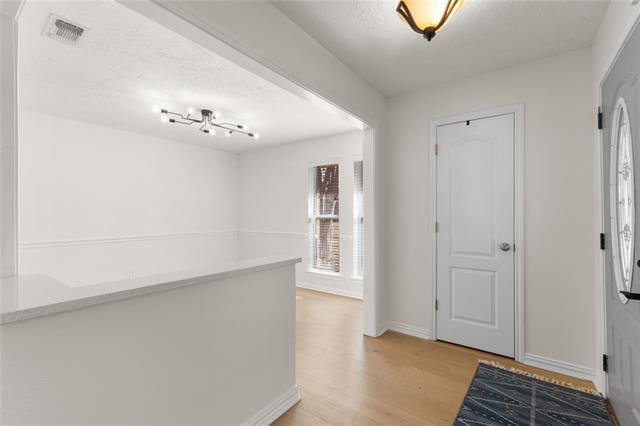 Building Photo - 609 Lake Ridge Dr