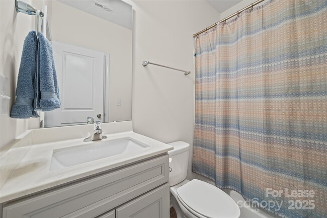 Building Photo - 2425 Chinkapin Ct