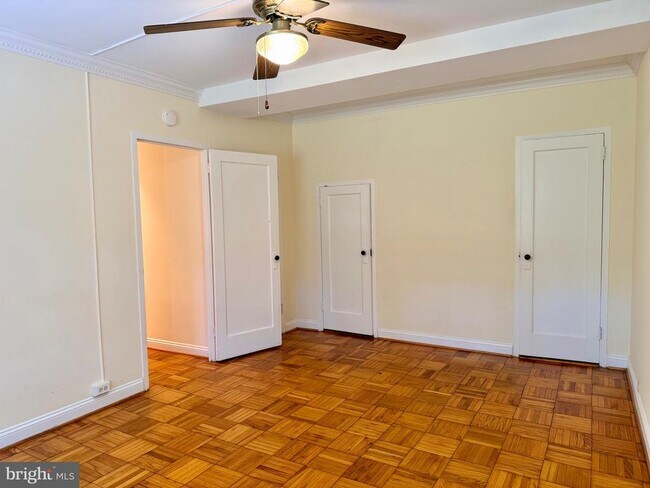 Building Photo - 1628 Ripon Pl