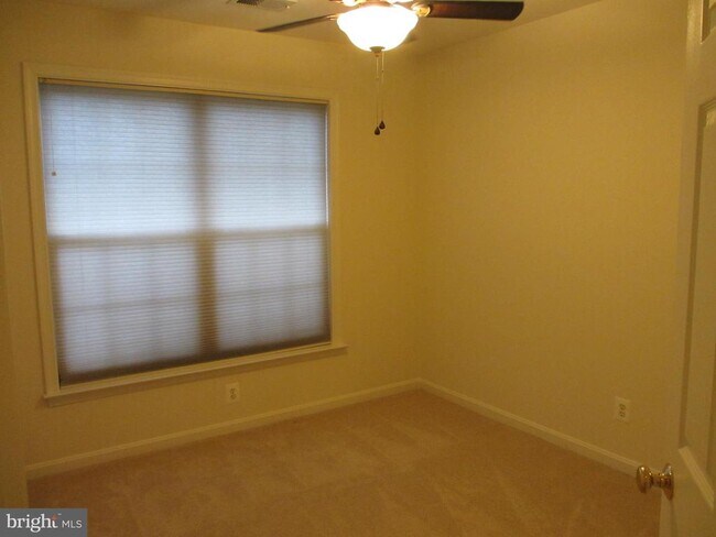 Building Photo - 43811 Tattinger Terrace
