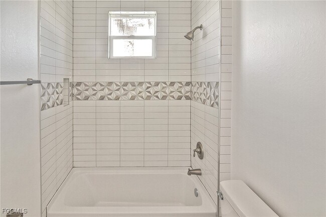 Building Photo - 3034 Price Ave