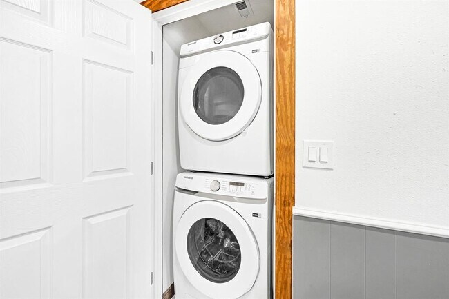 Building Photo - 5201 Verdome Ln