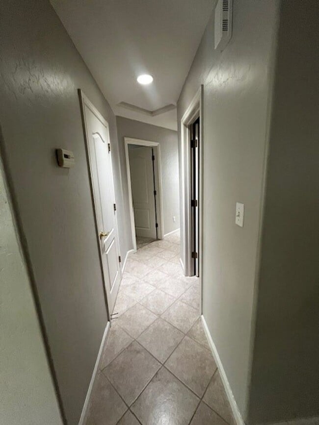 Building Photo - 6504 Nichelini Ct