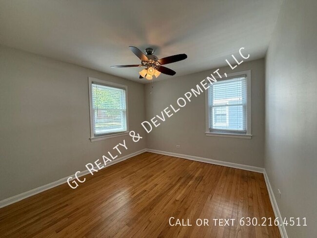 Building Photo - 837 7th Ave