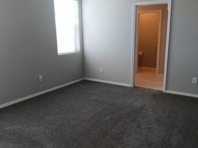 Building Photo - 4 Bedroom - 2 Bathroom , Newly built 2023!