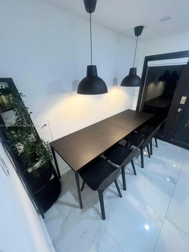 Building Photo - 1220 NW 37th Ave