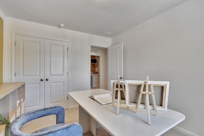 Building Photo - Lavanya Townhouse Arberdene