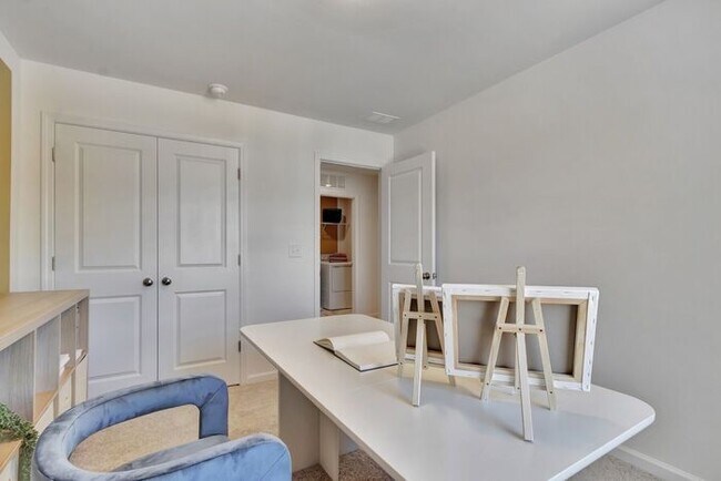 Building Photo - Townhouse Arberdene