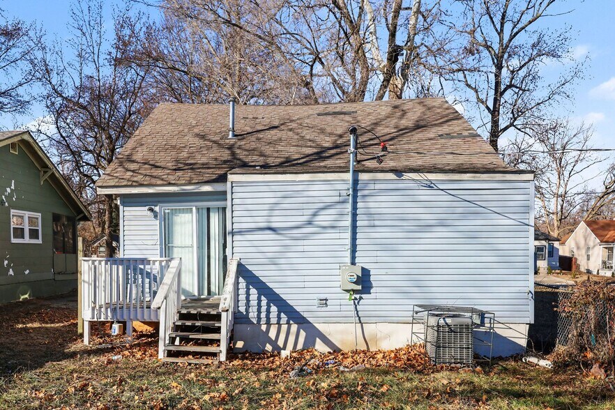 Building Photo - 7237 Wabash Ave