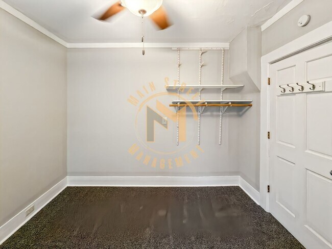 Building Photo - 2 Bed 1 Bath Single Family Home + Bonus Room