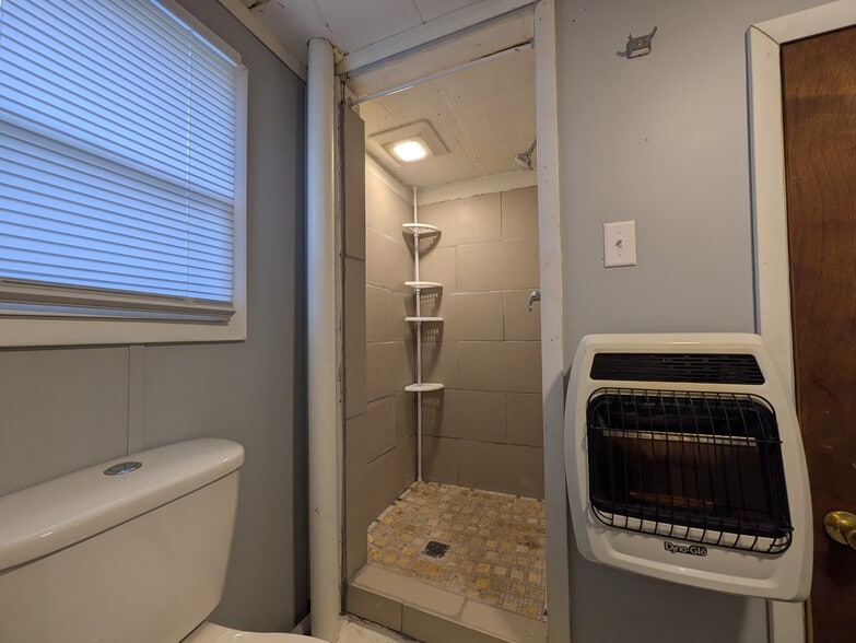 Custom Shower - 1132 N Trimble Rd