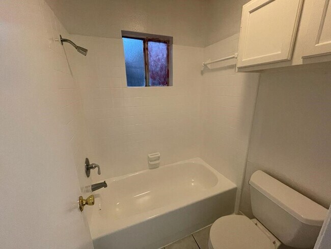 Building Photo - 7431 La Pl Dr