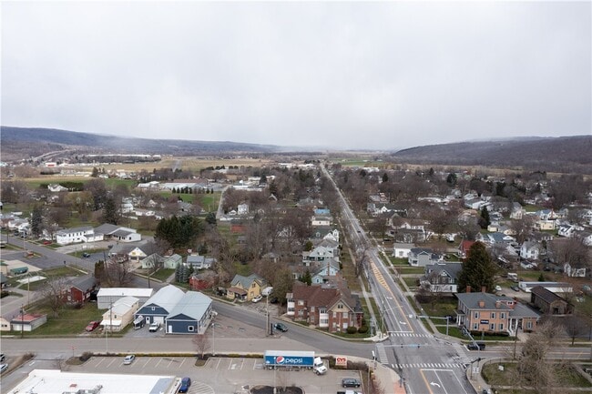 Building Photo - 178 Main St