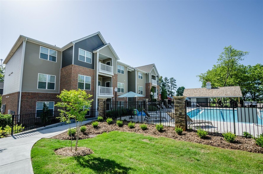 Glen Brook 100 James Way Easley SC 29642 Apartment Finder