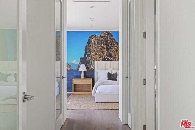 Building Photo - 2756 Westshire Dr