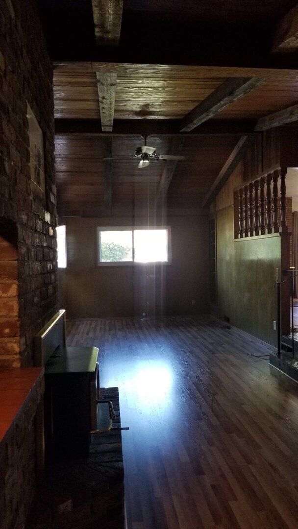 Building Photo - Central Roseville, Single Story Large Yard, Pool w/ Service 3 bedrooms, 2 baths,  1931sqft Gardne...