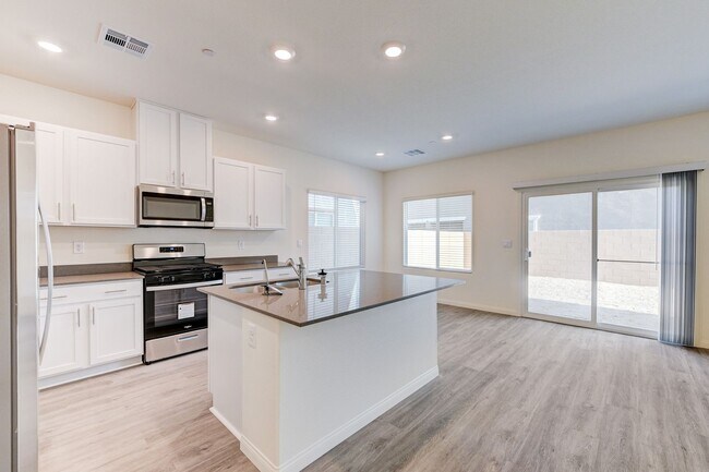 Building Photo - Newly Built 4 bedrooms in Cadence