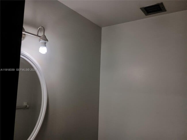 Building Photo - 1125 NW 78th Ave