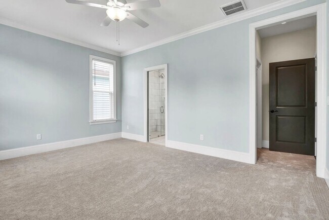 Building Photo - CATHERINES' COVE - Located off Bayshore Dr...