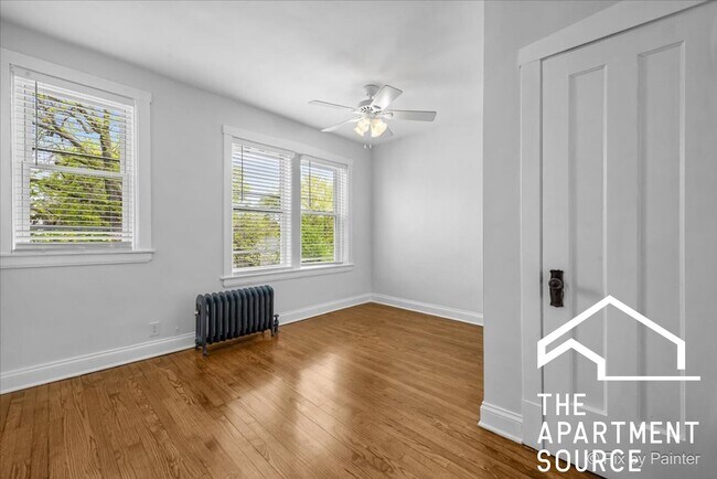 Building Photo - 2252 W Winnemac Ave