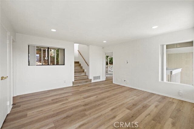 Building Photo - 665 Temple Hills Dr