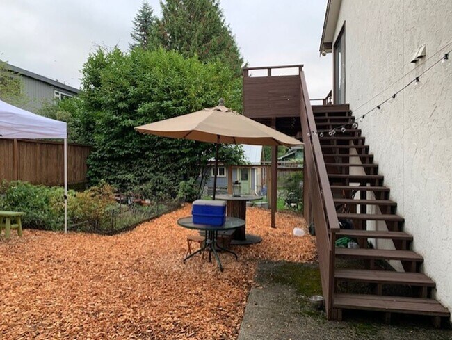 Building Photo - W55-56