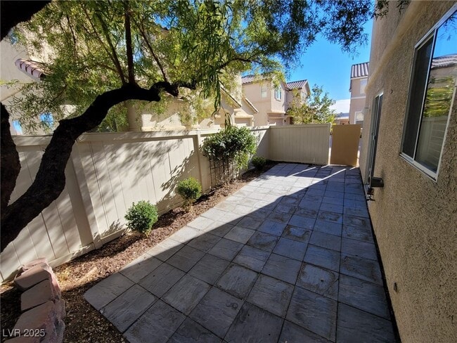 Building Photo - 3916 Pia Rosetta St