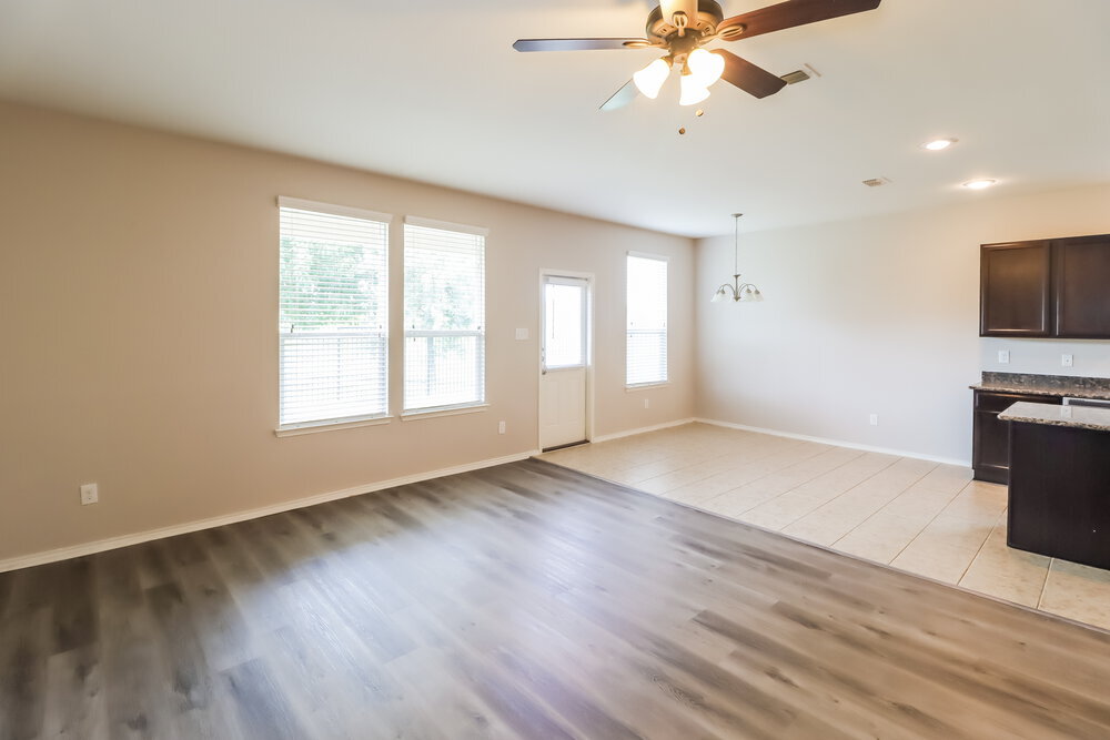 Building Photo - 368 Magma Dr