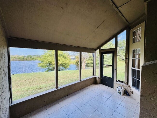 Building Photo - 1 bedroom 1 bath condo in Barclay Place in...