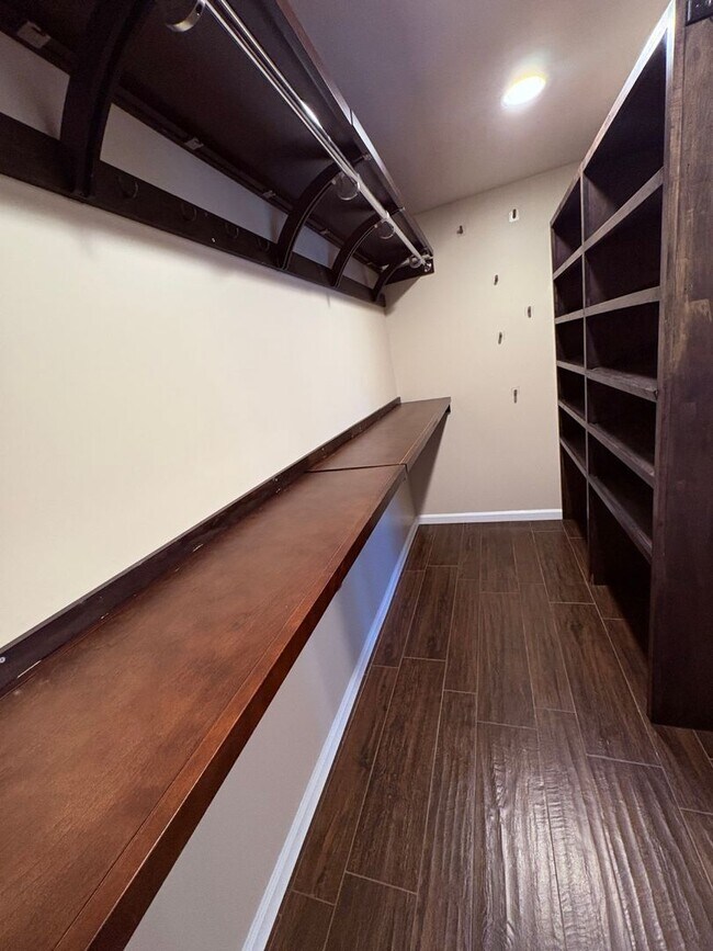 Building Photo - Upgraded 3 bedroom, 2 1/2 bath home with HUGE private yard.  This is a true hidden gem.